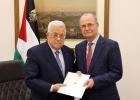 الرئيس محمود عباس يسلم كتاب التكليف للدكتور محمد مصطفى