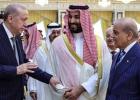 ولي العهد السعودي الأمير محمد بن سلمان، ورئيس الوزراء الباكستاني شهباز شريف، والرئيس التركي رجب طيب أردوغان