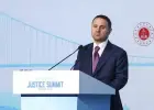 وزير العدل التركي آقين غورلك