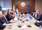 تحذير فلسطيني من تطور خطير يهدد العلاقات المصرفية مع إسرائيل