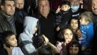 المحافظ صلاح أبو وردة مع عائلة حسن