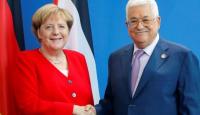 الرئيس محمود عباس والمستشارة الالمانية انجيلا ميركل