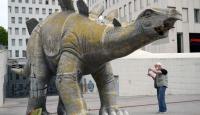 تمثال ديناصور