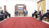 الرئيس محمود عباس خلال استقبال الوفد المصري