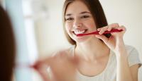 12 طريقة منزلية لتبيض الأسنان