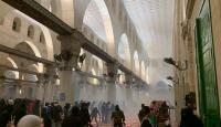 خلال الاعتداء على المصلين