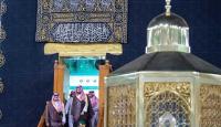 : ولي العهد السعودي يشارك في غسيل الكعبة المشرفة