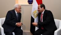 الرئيس محمود عباس ورئيس ونظيره المصري عبد الفتاح السيسي