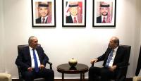 خلال الاجتماع