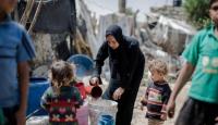 نازحو غزة يواجهون الطقس في العراء