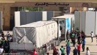 شاحنة مساعدات تنتظر الدخول الى قطاع غزة