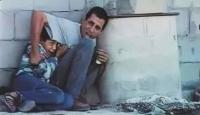 الصور الأشهر للطفل الراحل محمد الدرة ووالده (انتفاضة الأقصى عام 2000)