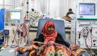 سيدة فلسطينية على جهاز غسل الكلى في مستشفى ناصر