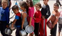 توزيع المساعدات الإنسانية