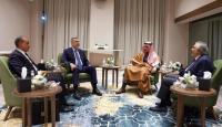 خلال الاجتماع