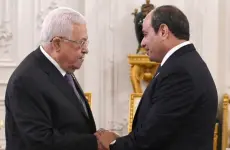 الرئيس المصري عبد الفتاح السيسي ونظيره الفلسطيني محمود عباس