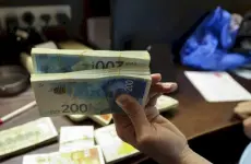 صرف رواتب الموظفين