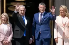 نتنياهو ووزير الحرب الأميركي
