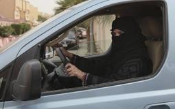 سيدة سعودية تقتحم بسيارتها مكتب اتصالات في الرياض