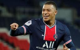 كيليان مبابي نجم نادي باريس سان جيرمان