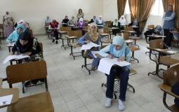 طالبات توجيهي يؤدين الامتحان - أرشيفية