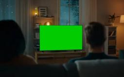 بث مشاهد "فاضحة" على الهواء