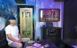 بعد تقاضيه أجراً لعمل "لا شيء".. ها هو الآن يؤلف كتاباً لم يكتبه!