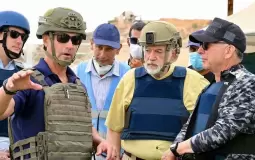 ويتكوف وسفير أميركا في إسرائيل خلال زيارتهما لمركز مساعدات
