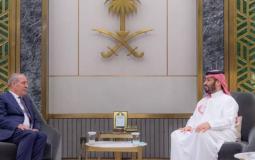 حسين الشيخ وولي العهد السعودي