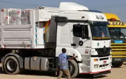 شاحنات المساعدات