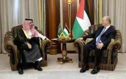 لقاء محمد مصطفى مع وزير الخارجية السعودي في الرياض