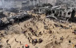 اثار الدمار جراء القصف الاسرائيلي