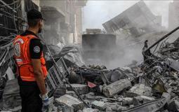 عناصر من الدفاع المدني بغزة