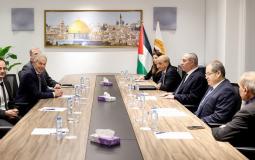 خلال الاجتماع