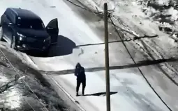 المسلح الغامض