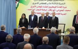 الرئيس خلال ترؤسه الجلسة الافتتاحية للدورة الثالثة عشر للمجلس الثوري لحركة "فتح"