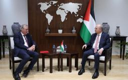 خلال الاجتماع