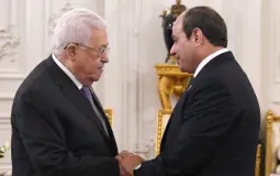 الرئيس المصري عبد الفتاح السيسي ونظيره الفلسطيني محمود عباس