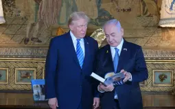 الرئيس الأمريكي دونالد ترامب ورئيس الوزراء الاسرائيلي بنيامين نتنياهو