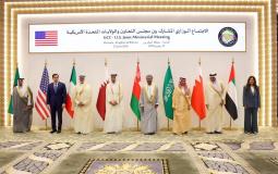 على هامش الاجتماع