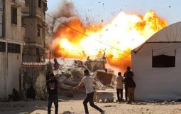 فلسطينيون يهربون من انفجار هائل عقب غارة جوية إسرائيلية استهدفت حي الصبرة في غزة