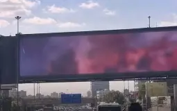 فيديو إباحي على شاشة إعلانية بطريق رئيسي في مصر