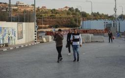 إغلاق شامل بالضفة الغربية وقرار إسرائيلي مفاجئ بشأن العمال الفلسطينيين