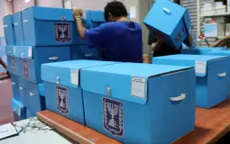 صناديق الاقتراع خلال الانتخابات الإسرائيلية