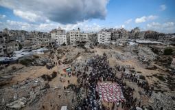 تشييع جماعي لـ110 فلسطينيين بعد انتشال رفاتهم من تحت الأنقاض