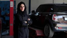 صاحبة ورشة لإصلاح السيارات بهدى المطروشي