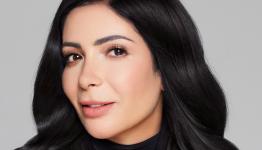 الفنانة منى زكي