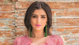 الفنانة مي عمر