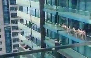 40 فتاة عارية