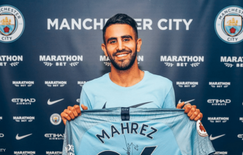 نجم مانشستر سيتي اللاعب رياض محرز